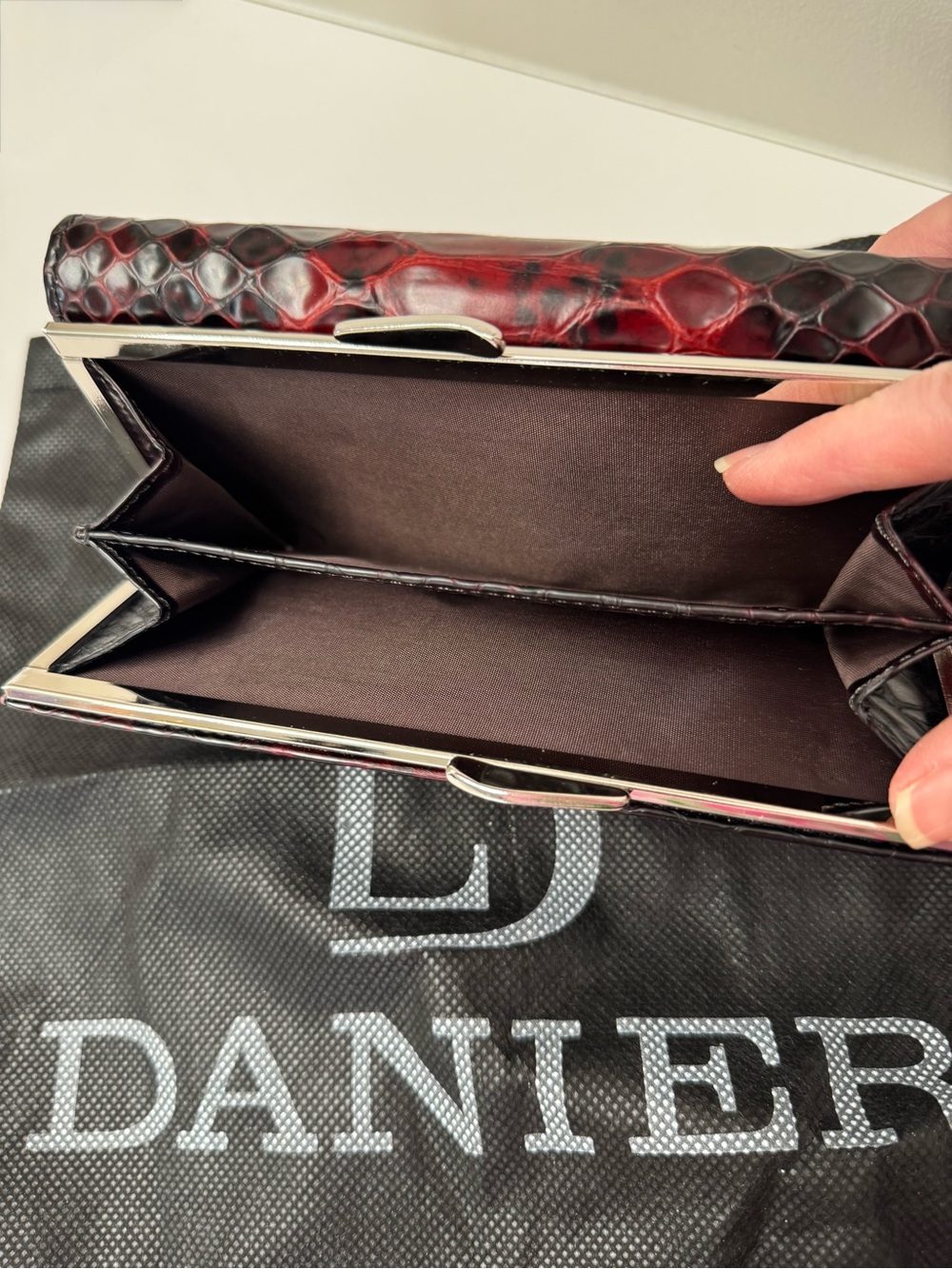Danier Red and Black Ombre Croc-Embossed Leather Satchel with Matching Wallet - Picture 10 of 16
